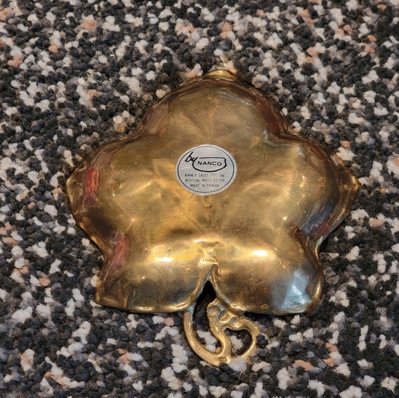 Vintage Heavy weight Shiny Solid Brass Leaf shaped ornate Trinket Dish - Picture 4 of 7